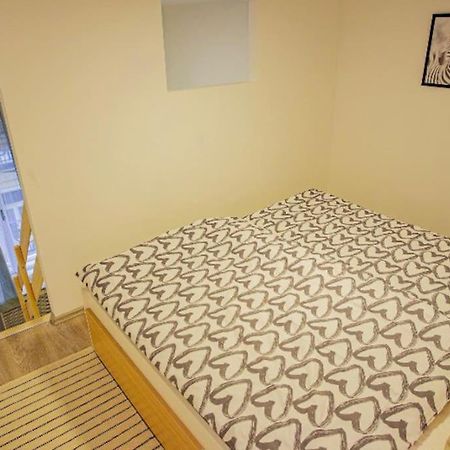 Cosy Flat In Akacfa Str., Aya Apartment Budapest Luaran gambar