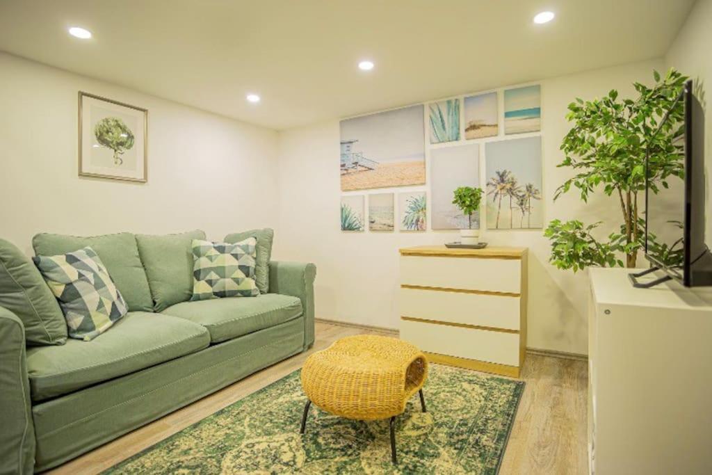Cosy Flat In Akacfa Str., Aya Apartment Budapest Luaran gambar